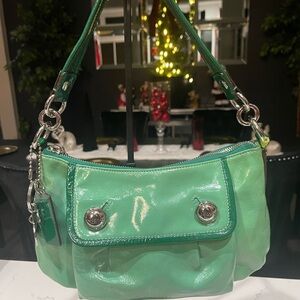 Coach Poppy Groovy patent leather Green Shoulder Bag